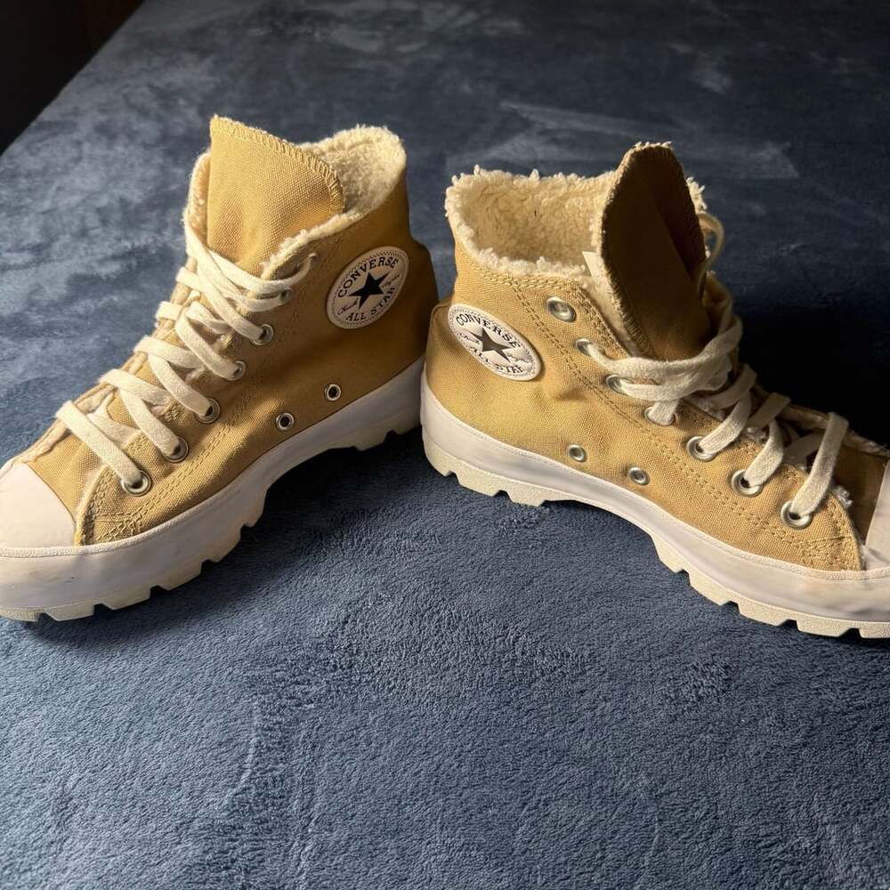 Converse Chuck Taylor All Star Lugged Winter Hi Gold
